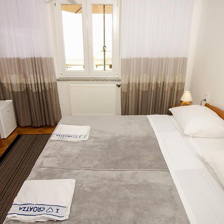 Rooms & Apartment Albina Baska  Exterior photo