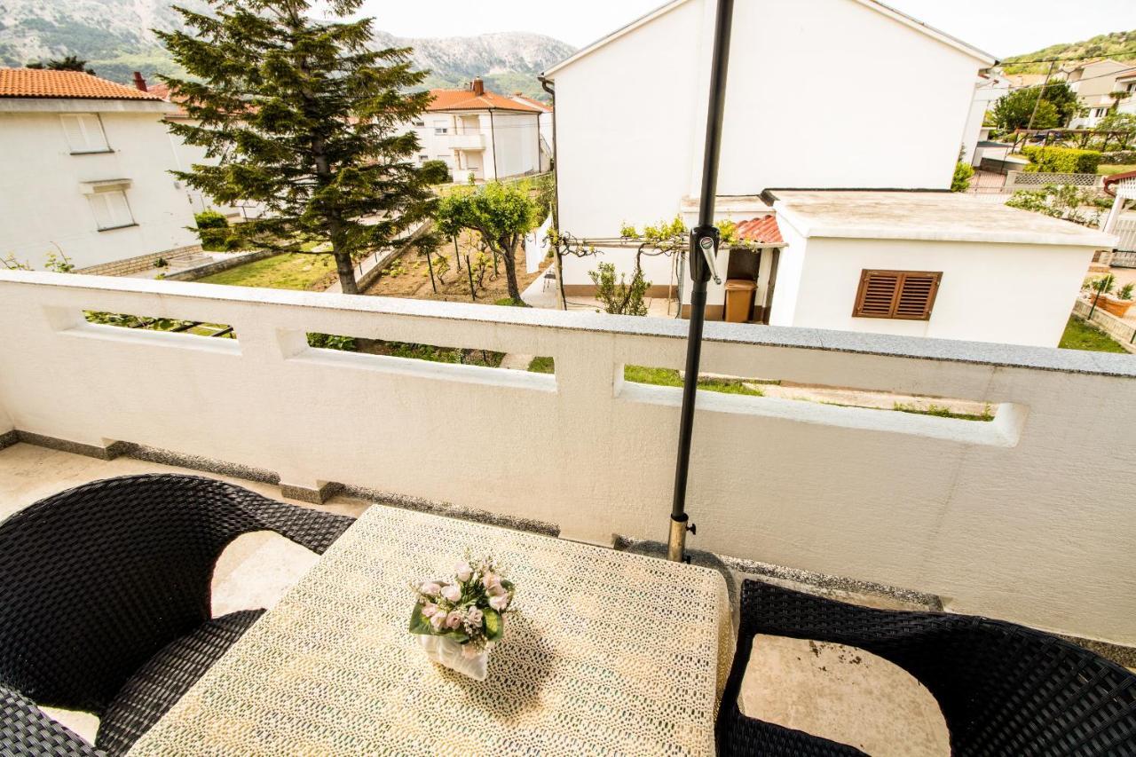 Rooms & Apartment Albina Baska  Exterior photo