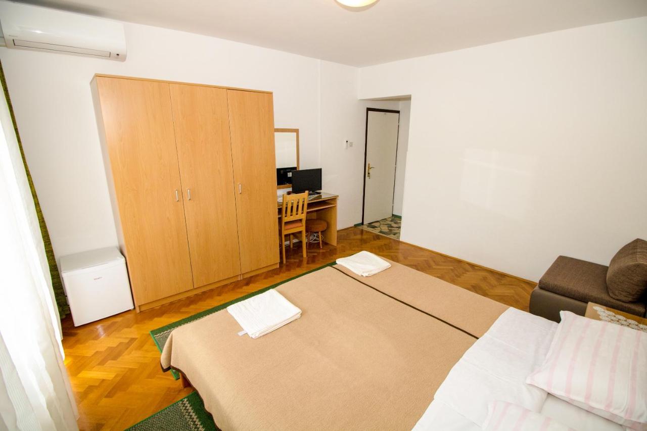 Rooms & Apartment Albina Baska  Exterior photo
